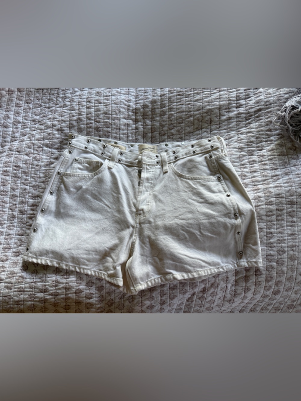 Universal Thread 90s Baggy Shorts